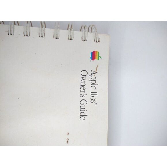 Apple II GS Owner's Guide (1988) 030-1502-A - Picture 2 of 16